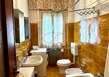 bagno con finestra - Trilocale Via Diano Castello 29, Diano Marina - foto 15
