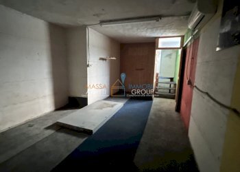 IMG_7267 - Magazzino Via Crocello 8, Massa - foto 15
