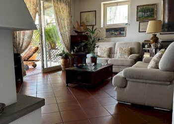 soggiorno piano terra - Villa Viale Vittorio Veneto 35, Imperia - photo 6
