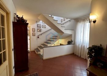 ingresso piano primo - Villa Viale Vittorio Veneto 35, Imperia - photo 13