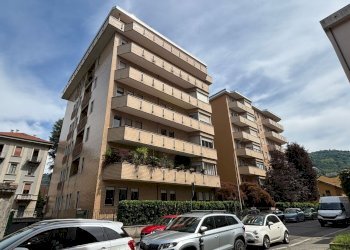 Contesto condominiale - Four-room apartment Via Morazzone Pier Francesco Mazzucchelli 21, Como - photo 1