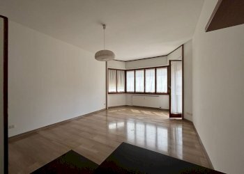 Zona giorno - Four-room apartment Via Morazzone Pier Francesco Mazzucchelli 21, Como - photo 6