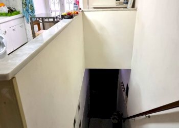 scala di ingresso - Three-room apartment Via Paolo Anfossi 66B, Genova (neighborhood Pontedecimo) - photo 21