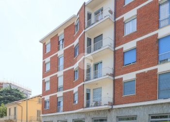 Four-room apartment Via Borgomasino, Torino (neighborhood Lucento) - photo 2