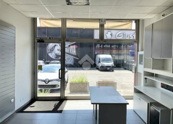 Shop Via Orfeo Santini, Ferrara - photo 8