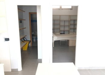 Shop Via Orfeo Santini, Ferrara - photo 11