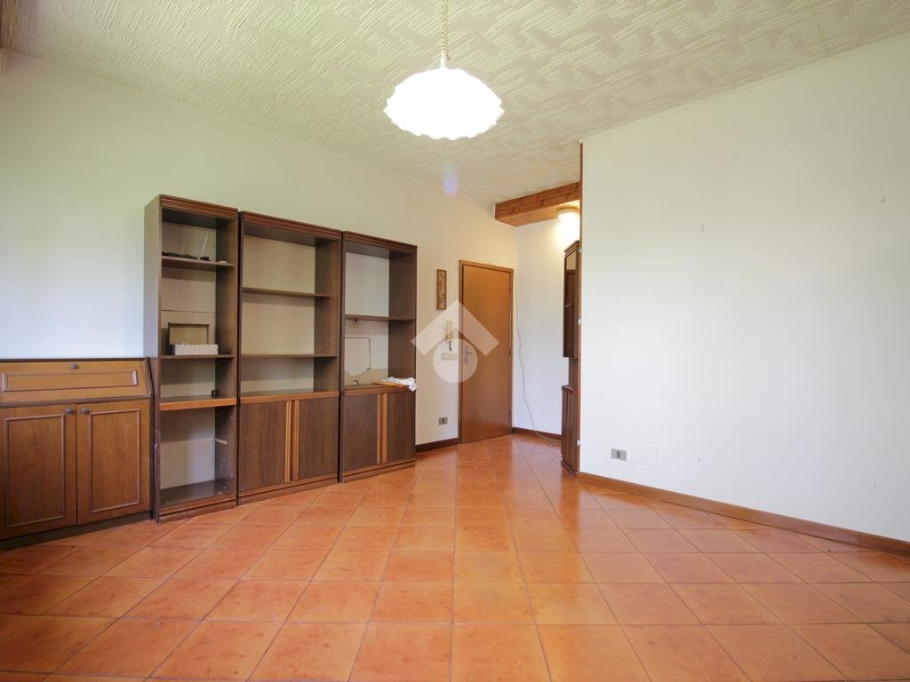 Four-room apartment Via Caduti di Melissa, Casalecchio di Reno - photo 1