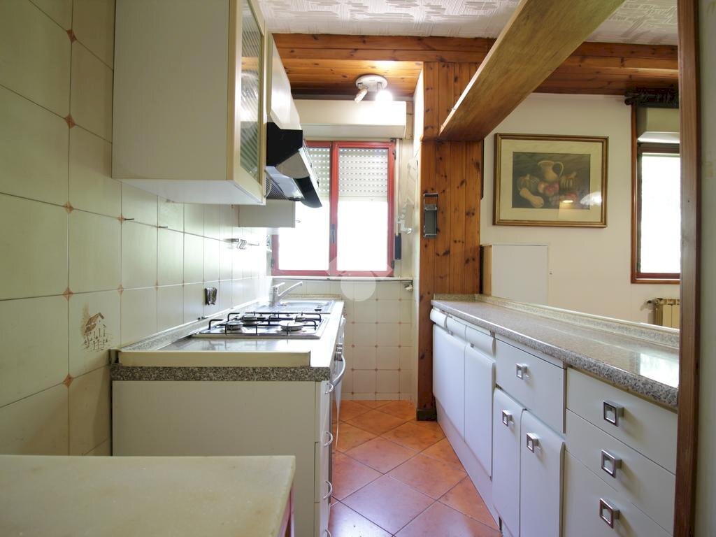 Four-room apartment Via Caduti di Melissa, Casalecchio di Reno - photo 3