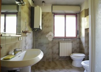 Four-room apartment Via Caduti di Melissa, Casalecchio di Reno - photo 9