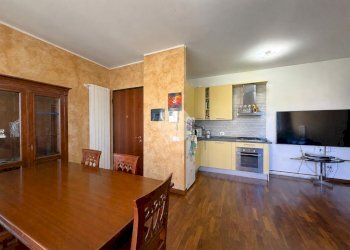 Three-room apartment Piazza Sandro Pertini, Santo Stefano Ticino - photo 2