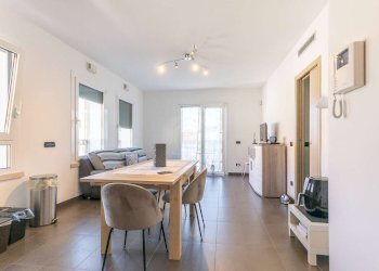 Three-room apartment Seregno - photo 1