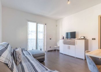 Three-room apartment Seregno - photo 4