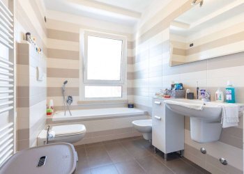 Three-room apartment Seregno - photo 8