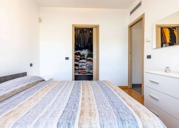 Three-room apartment Seregno - photo 10