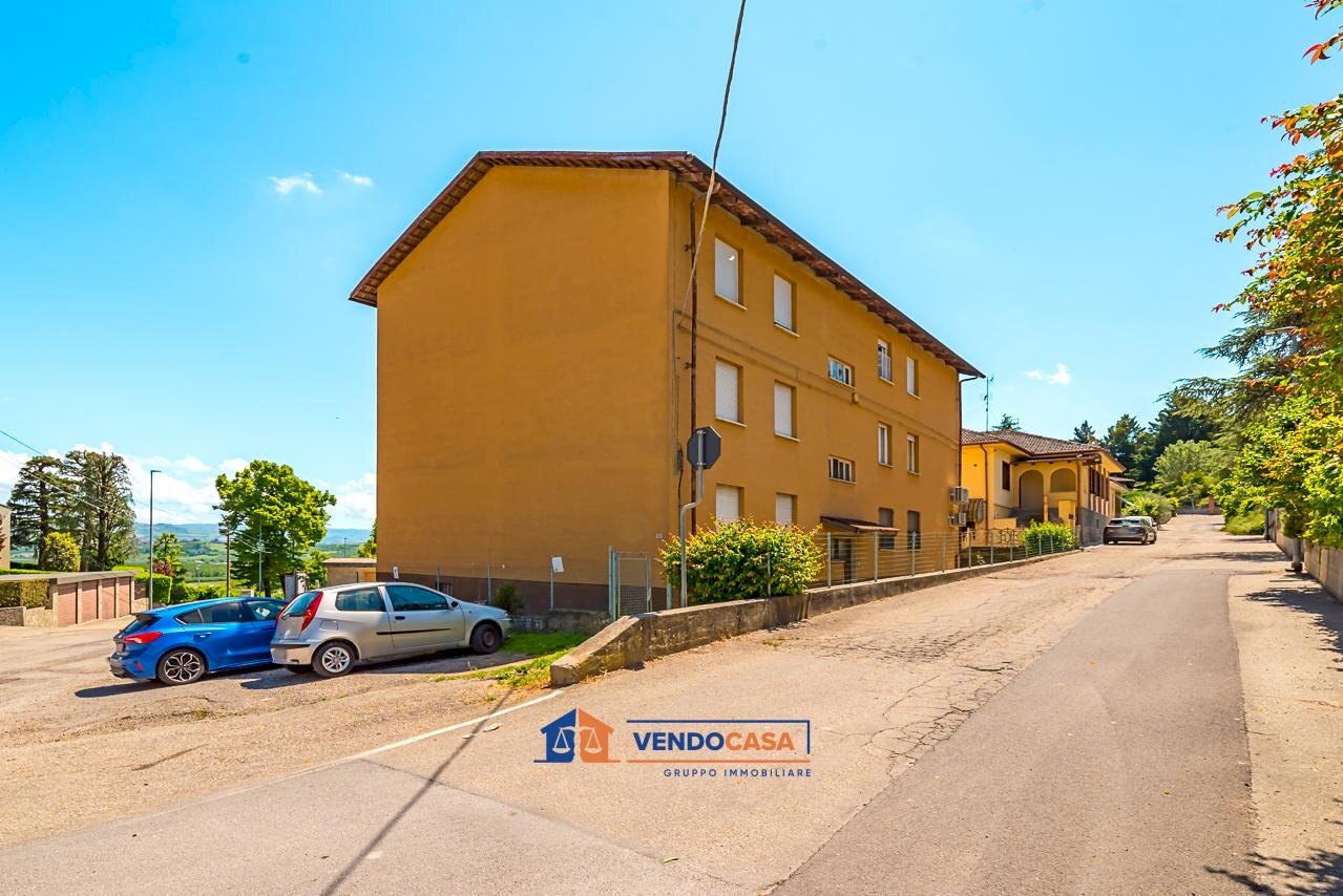Four-room apartment Santa Vittoria d'Alba - photo 1
