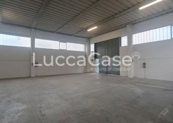 Warehouse Lucca (neighborhood Sant'Anna) - photo 1