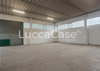Warehouse Lucca (neighborhood Sant'Anna) - photo 2