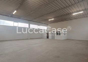 Warehouse Lucca (neighborhood Sant'Anna) - photo 4