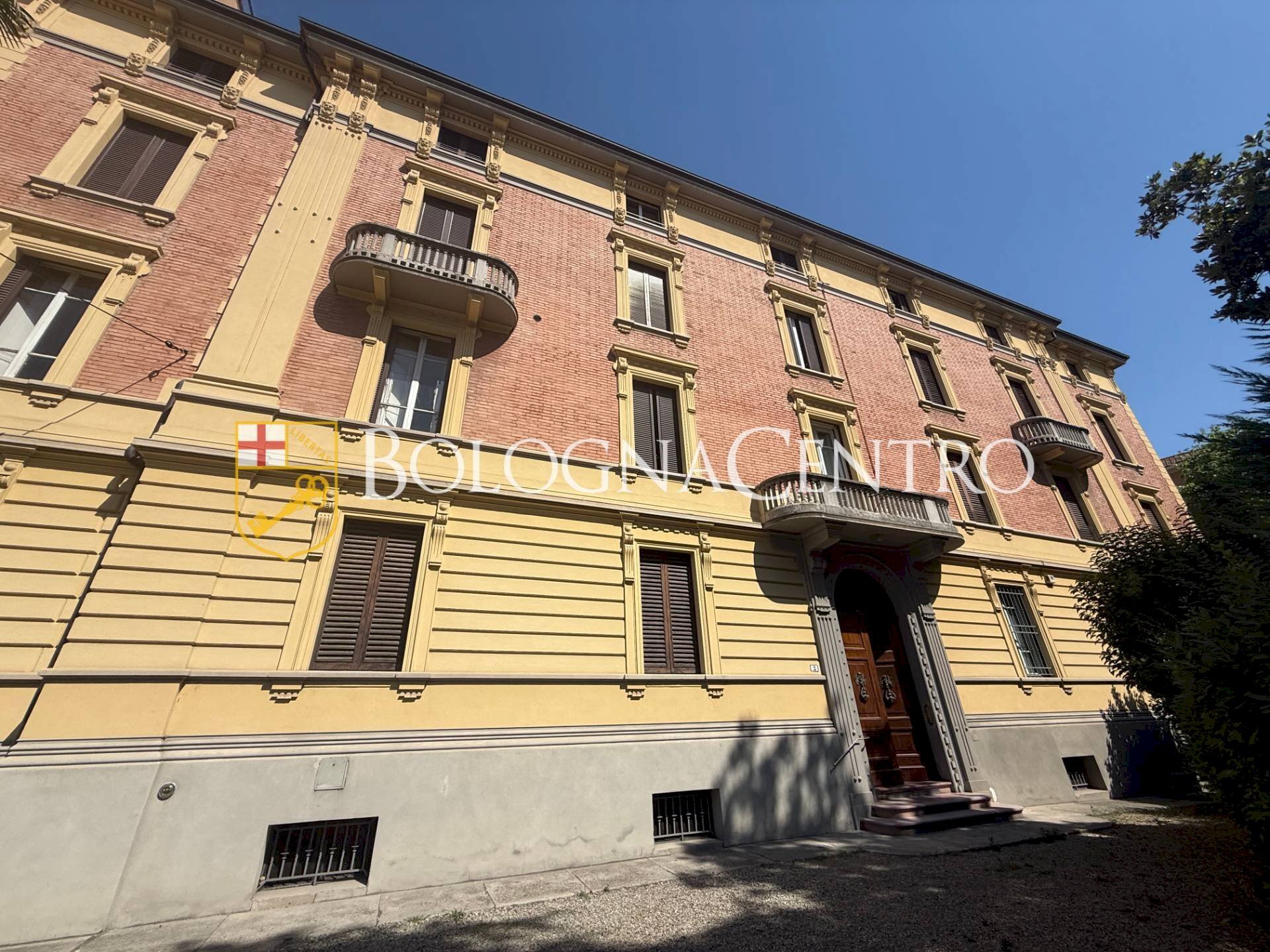 Apartment Bologna (neighborhood Santo Stefano) - photo 1