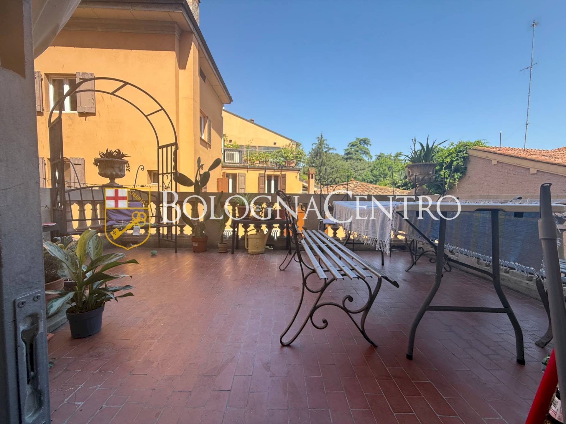 Apartment Bologna (neighborhood Santo Stefano) - photo 3