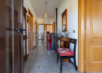 Hall / corridoio - Trilocale Via BOZZOLO, Marchirolo - foto 5