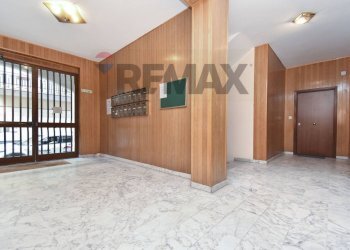 Ricezione / Lobby - Three-room apartment Via II Retta Di Ponente
 
295, Belpasso - photo 5