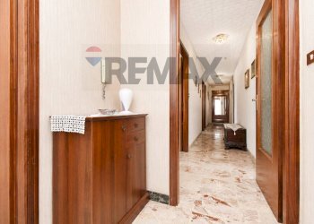 Hall / corridoio - Three-room apartment Via II Retta Di Ponente
 
295, Belpasso - photo 7