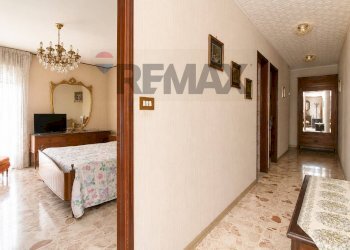 Hall / corridoio - Three-room apartment Via II Retta Di Ponente
 
295, Belpasso - photo 18