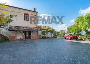 Casa all\'aperto - Villa C.da Renazzi
 
SNC, Paterno - photo 4