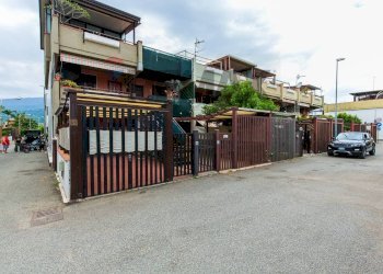 Edificio all\'aperto - Bilocale Viale Maria Immacolata
 
126, Mascali - foto 5