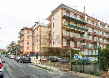 Edificio all\'aperto - Trilocale via madonna di fatima
 
44, Gravina di Catania - foto 1