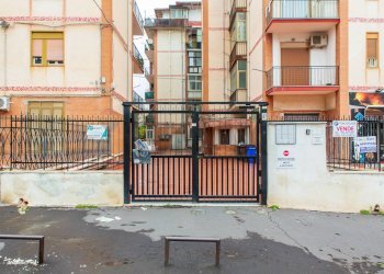 Edificio all\'aperto - Trilocale via madonna di fatima
 
44, Gravina di Catania - foto 2