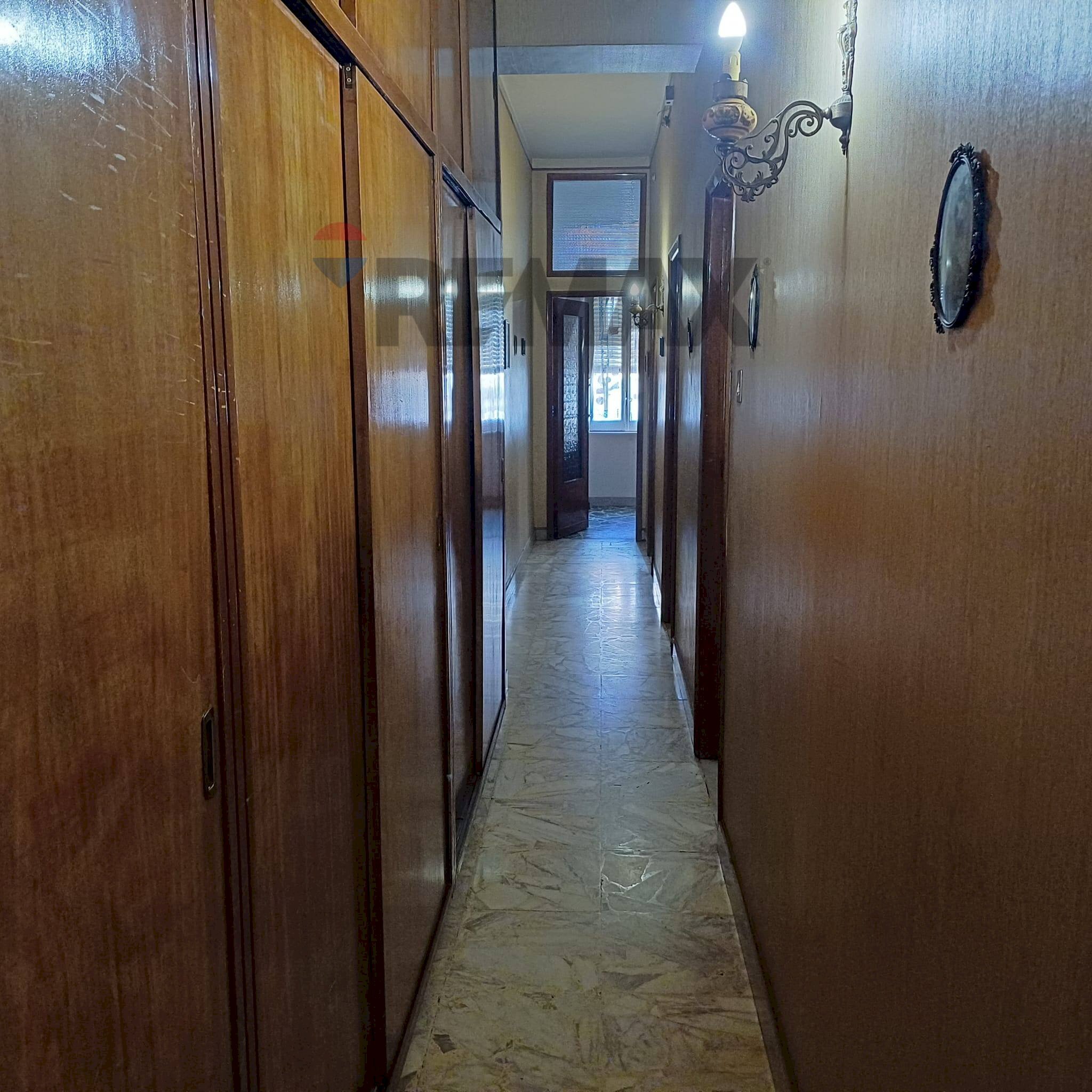 Hall / corridoio - Apartment Via Vincenzo Bellini
16, Acireale - photo 3
