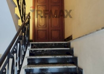 Scale - Appartamento Via Eritrea
 
3/5, Paterno - foto 2