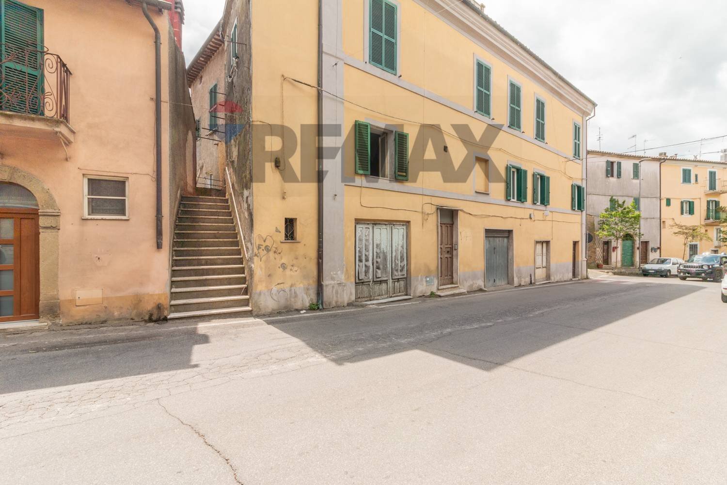 Edificio all\'aperto - Three-room apartment Piazza Cavalieri Vittorio Veneto
 
6, Ischia di Castro - photo 1