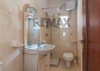 Bagno - Three-room apartment Piazza Cavalieri Vittorio Veneto
 
6, Ischia di Castro - photo 14