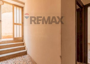 Scale - Three-room apartment Piazza Cavalieri Vittorio Veneto
 
6, Ischia di Castro - photo 22