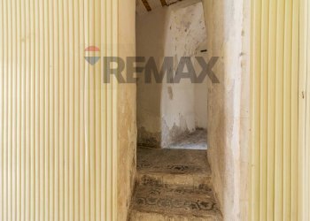 Scale - Three-room apartment Piazza Cavalieri Vittorio Veneto
 
6, Ischia di Castro - photo 26
