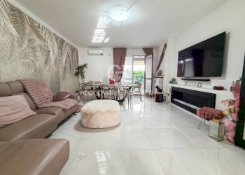 Soggiorno - Villa a Schiera via Tomaso Albinoni
 
33, Desenzano del Garda - foto 1