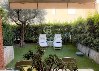 GIARDINO - Villa a Schiera via Tomaso Albinoni
 
33, Desenzano del Garda - foto 21