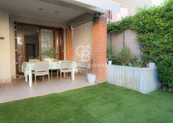 GIARDINO - Villa a Schiera via Tomaso Albinoni
 
33, Desenzano del Garda - foto 22