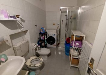 Bagno - Bilocale strada Maggiore, Bologna (zona Centro Storico) - foto 15