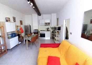 Soggiorno - Bilocale strada Maggiore, Bologna (zona Centro Storico) - foto 4