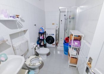 Bagno - Bilocale strada Maggiore, Bologna (zona Centro Storico) - foto 8