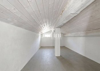 Stanza arredata - Appartamento via Trevigi, Casale Monferrato - foto 36
