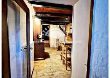 Corridoio - Casa indipendente via Ungiasca, 1, Cossogno - foto 22