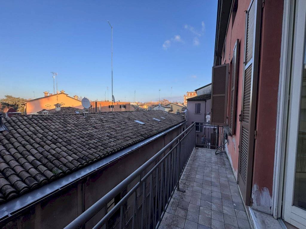 Terrazzo - Monolocale via Emilia Est, 50, Parma (zona San Lazzaro) - foto 2