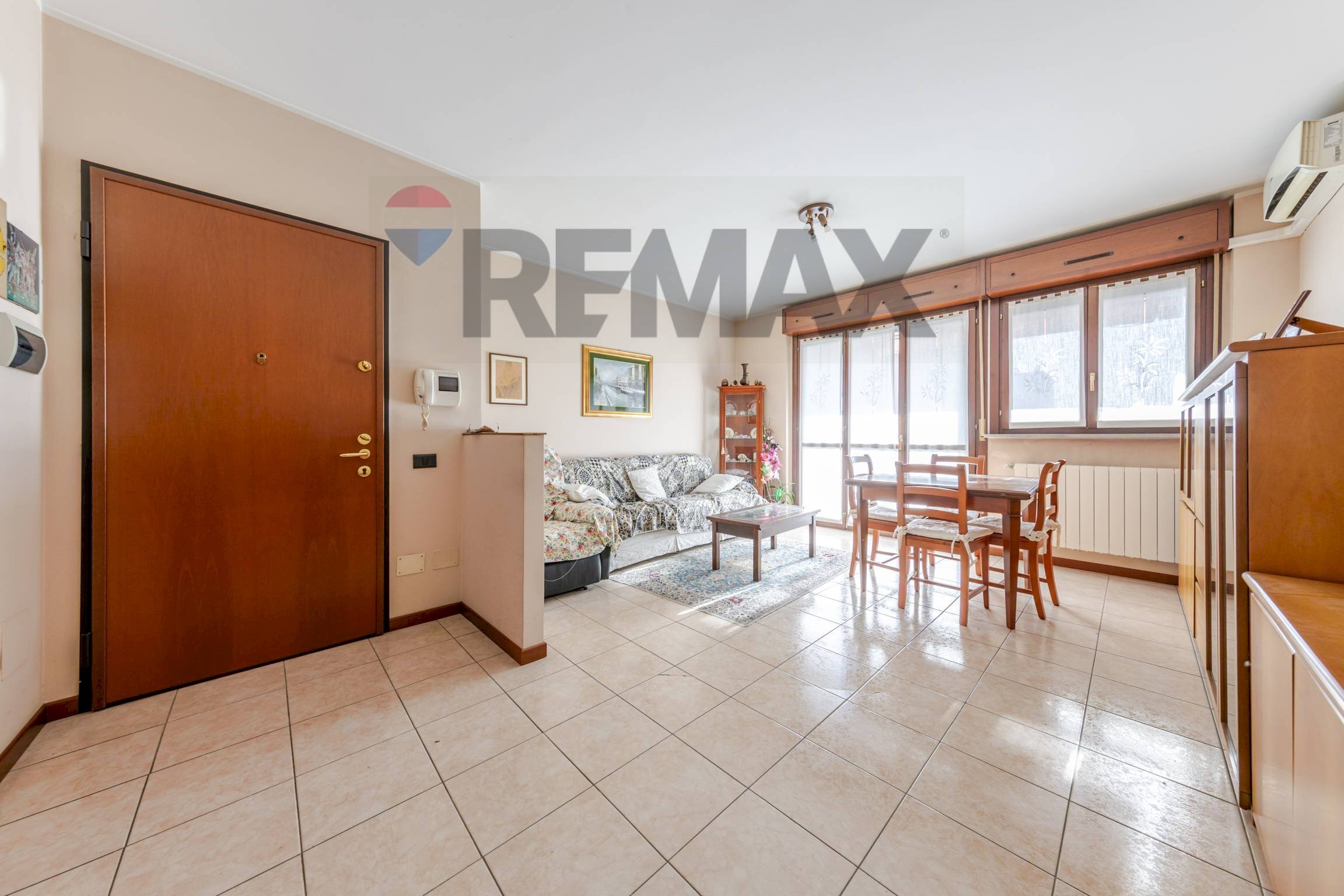 Sala da pranzo - Three-room apartment VIA CAMILLO GOLGI
 
2/B, Opera - photo 1