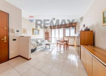 Soggiorno - Three-room apartment VIA CAMILLO GOLGI
 
2/B, Opera - photo 13