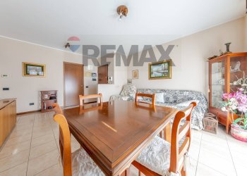 Sala da pranzo - Three-room apartment VIA CAMILLO GOLGI
 
2/B, Opera - photo 16